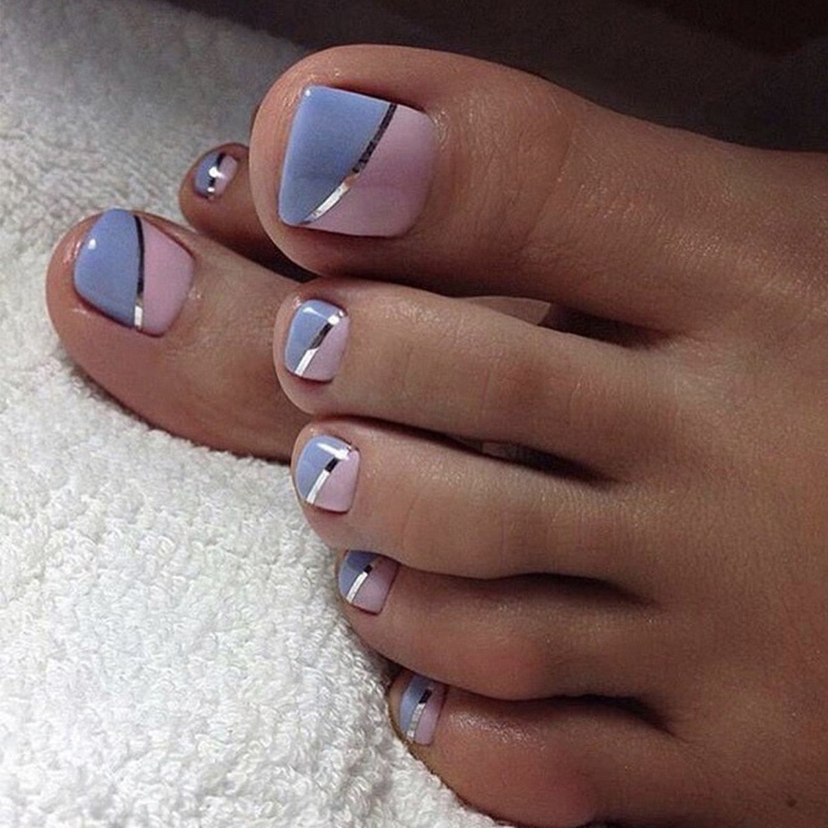 Stylish 24pcs Press on Toe Nails